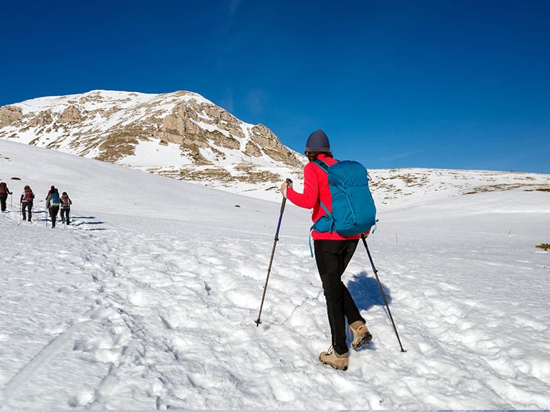 Cómo prepararse para una excursión en la montaña