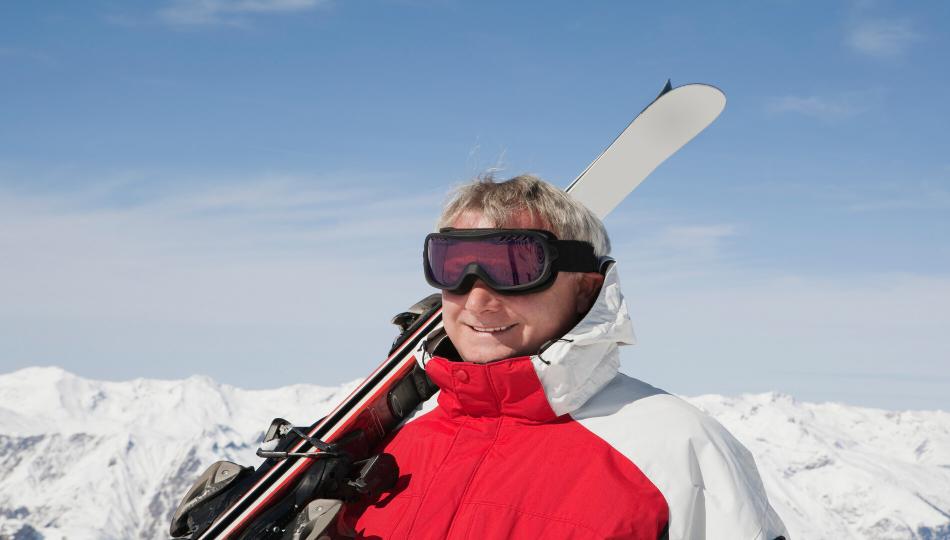 Aprender a esquiar a los 50: cómo empezar y disfrutar de la nieve a cualquier edad