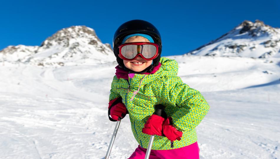 alquilar equipo de esquí para niños